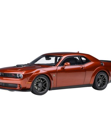 Autoart 1/18 Dodge Challenger R/T Scat Pack Widebody 2022 Metallic Orange
