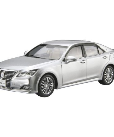 Aoshima 1/24 Toyota Crown Royal Saloon G 2015 Model