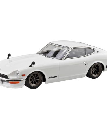 Aoshima 1/32 Nissan S30 Fairlady Z Custom White Model Kit
