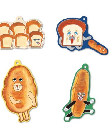 Bandai Bread Thief Rubber Mascot – Durable Pandorobou Figure Collectible